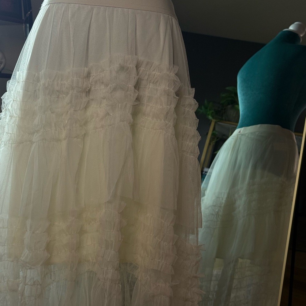 Tulle Ruffle Midi Skirt – White